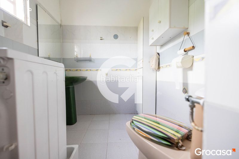 Foto f26c8bdd-9c28-4927-9a8e-4e9037e7b9e9. Xalet amb piscina a Torrefarrera