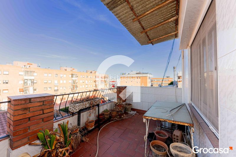 Foto 058f7d84-f522-4407-8ca1-3dee56687ae9. Àtic amb calefacció a Almeda - El Corte Inglés Cornellà de Llobregat