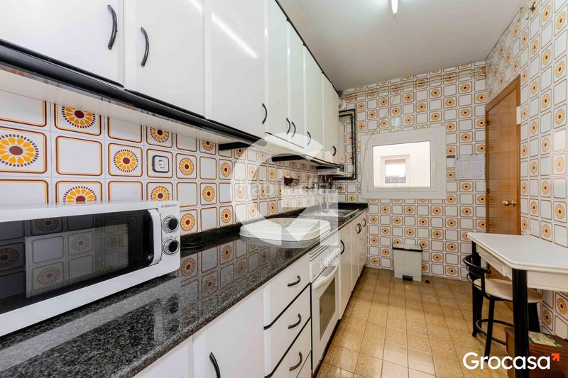 Foto 094b3563-cea2-4528-8010-7e93ea71cea0. Àtic amb calefacció a Almeda - El Corte Inglés Cornellà de Llobregat