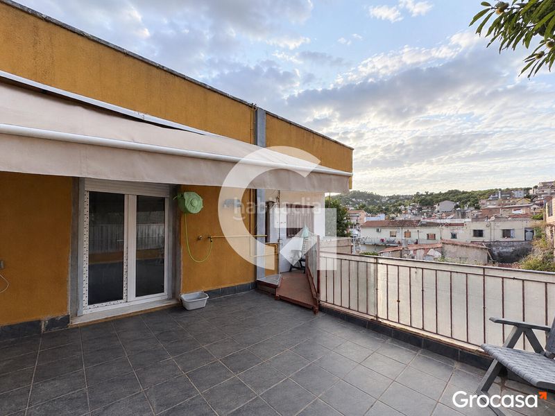Foto 841680cd-f020-4afe-acc8-ebfff0e62b2a. Piso  de 2 habitaiones con terraza y parking en Sant Vicenç dels Horts