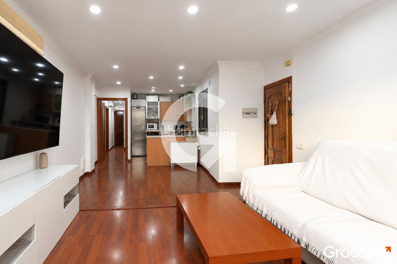 Foto a138f2ee-6947-4790-8dbd-3c262fdca52b. Piso  de 2 habitaiones con terraza y parking en Sant Vicenç dels Horts