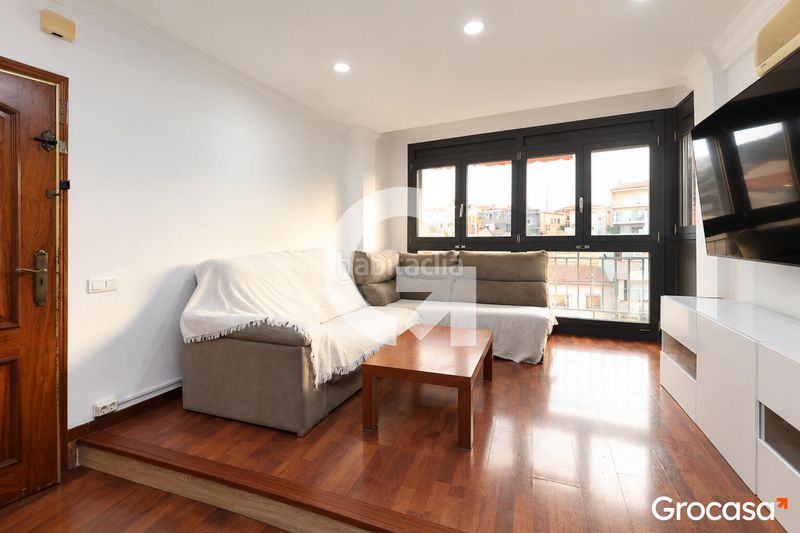 Foto a8cdb892-f322-443f-9cbb-9dbeb0ed5ec3. Piso  de 2 habitaiones con terraza y parking en Sant Vicenç dels Horts