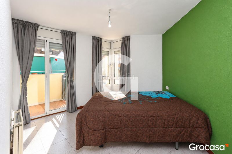 Foto bbfb48ea-dddf-48d0-a811-2405c3f79283. Piso  de 3 habitaciones en monturiol en Centre Rubí