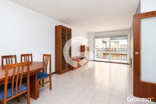 Piso en CL MONTURIOL