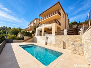 Casa a Vallirana. Casa a 4 vientos con piscina