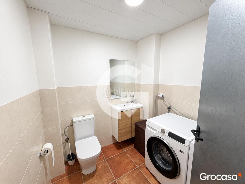 Foto f50ab1ce-a778-442e-9e09-b9e5621db7a7. Casa amb calefacció aparcament piscina a Vallirana