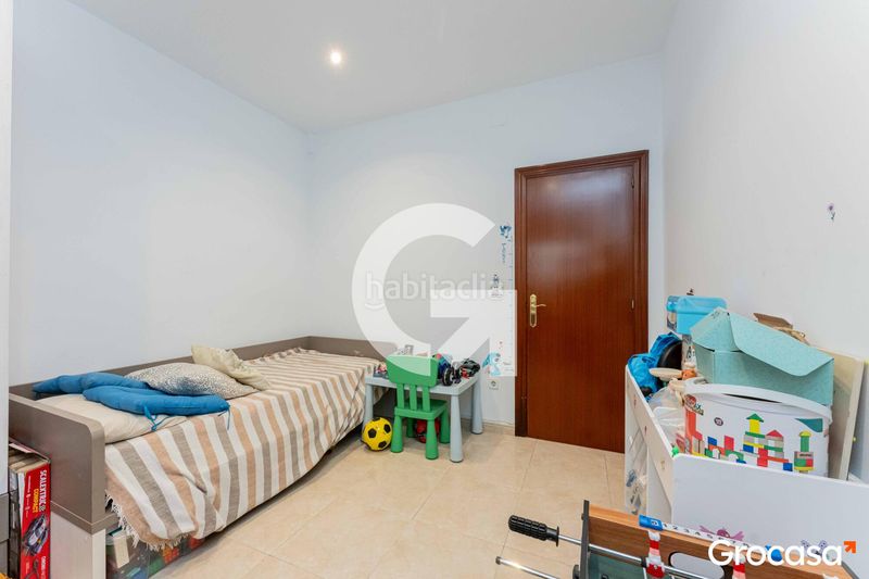 Foto fc0e8f87-a1df-4da8-a555-3c8cd27b43bc. Planta baixa amb calefacció a La Gavarra Cornellà de Llobregat
