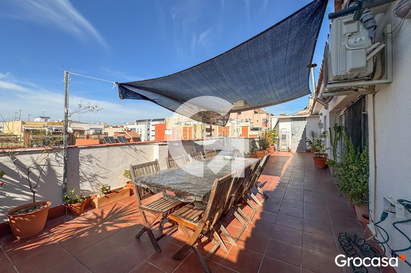 Foto 61eb7a88-3cd7-407f-a1f0-72faec7f53ab. Ático  con gran terraza y vistas despejadas junto a plaza blanes en Prat de Llobregat (El)