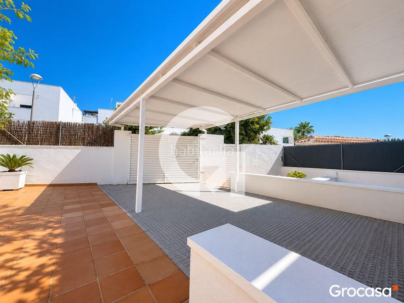 Foto 21c8a783-904d-4435-b6f2-330e49798fd1. Chalet en cl llebeig exclusiva casa con piscina privada y vistas al mar en Mas Mel en Calafell