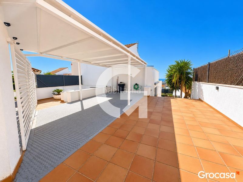 Foto 24526fb6-4e86-4e67-b8b1-7fd40e140751. Chalet en cl llebeig exclusiva casa con piscina privada y vistas al mar en Mas Mel en Calafell