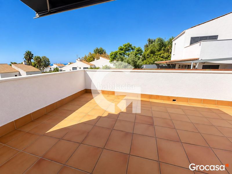 Foto b6d84a75-db0c-46a9-b264-676420385533. Chalet en cl llebeig exclusiva casa con piscina privada y vistas al mar en Mas Mel en Calafell