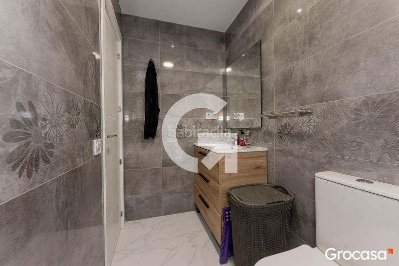 Foto 08ea5235-ba38-40fb-8e67-3fa54252e8f1. Casa amb calefacció a La Gavarra Cornellà de Llobregat