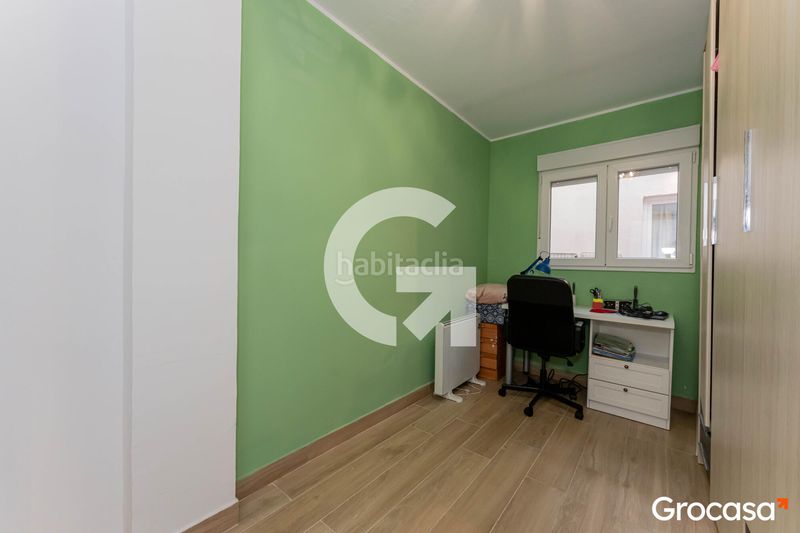Foto 3b515011-10e9-4e90-827c-d7ed0396e5d7. Casa amb calefacció a La Gavarra Cornellà de Llobregat