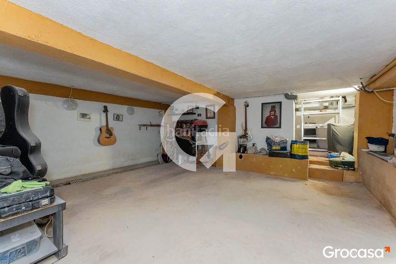 Foto 40cde640-76ce-4c52-a915-61c2b2830d44. Casa amb calefacció a La Gavarra Cornellà de Llobregat