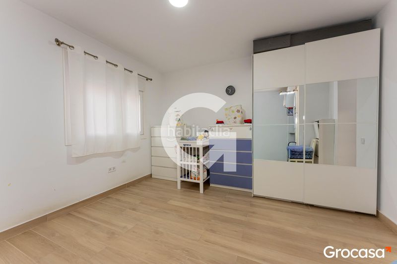 Foto 478a9306-246a-4f3c-baa4-57c74667a4a1. Casa amb calefacció a La Gavarra Cornellà de Llobregat
