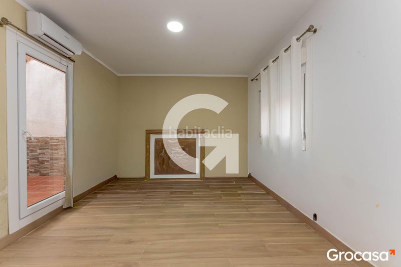 Foto b26885f9-3433-4a69-b7d7-d162b9cef8b2. Casa amb calefacció a La Gavarra Cornellà de Llobregat