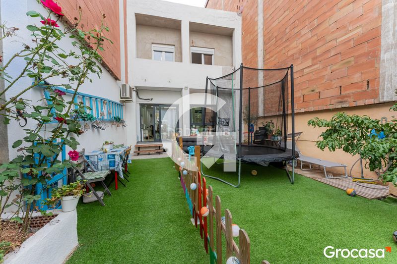 Foto c04105d6-a84f-4c9e-8691-4b9c6d22ecf0. Casa amb calefacció a La Gavarra Cornellà de Llobregat