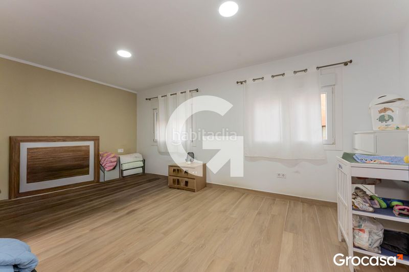 Foto cfd1a083-35e2-4a5d-9bde-925637a4cda8. Casa amb calefacció a La Gavarra Cornellà de Llobregat
