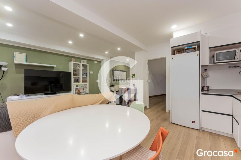 Foto d6c3e89f-113e-4650-9ed5-d6e7a2679bbb. Casa amb calefacció a La Gavarra Cornellà de Llobregat