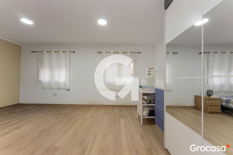 Foto db5e717a-13ee-4fd3-b102-0c9f555e1930. Casa amb calefacció a La Gavarra Cornellà de Llobregat