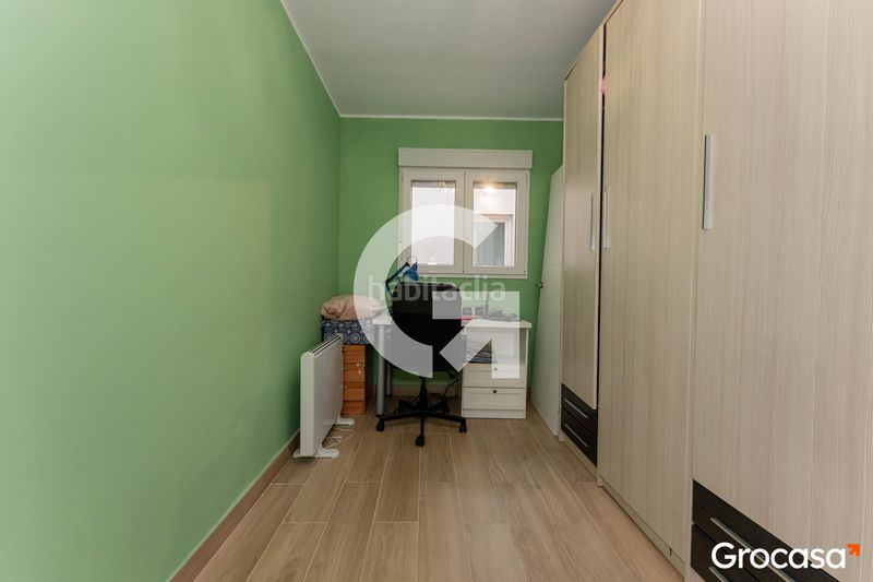 Foto eddea20b-05e0-4dee-b425-e02818c0c2e5. Casa amb calefacció a La Gavarra Cornellà de Llobregat