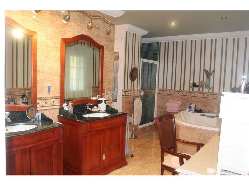 Foto a623a339-6430-4457-8500-3a4ecc4826f5. Xalet amb aparcament a La Envía Vícar