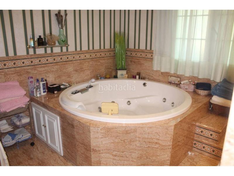 Foto c34731cf-e76f-4cf0-9c04-b2a63dd7b850. Xalet amb aparcament a La Envía Vícar