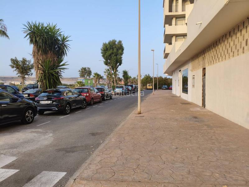 Foto 1b00d405-3714-4613-94f9-795072d8217f. Piso apartamento en primerisima linea de playa junto al paseo maritimo de Almerimar, con unas magnificas vistas, al mar y a l en Ejido (El)