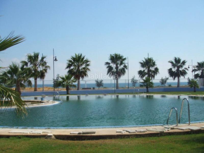 Foto 4145e664-eda0-4783-ad31-6046393b8b12. Piso apartamento en primerisima linea de playa junto al paseo maritimo de Almerimar, con unas magnificas vistas, al mar y a l en Ejido (El)