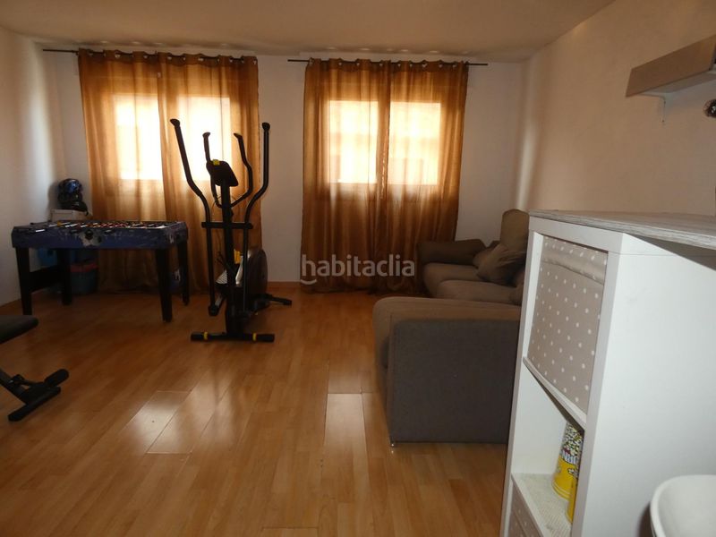 Foto c4a53adc-5504-4dfc-bb22-16d5483e9a4f. Casa adossada amb aparcament piscina a Joyosa (La)