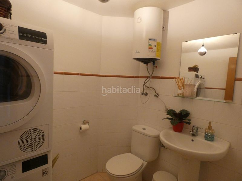 Foto ddc6a98e-1b50-4f73-be98-e13e1f44d61f. Casa adossada amb aparcament piscina a Joyosa (La)