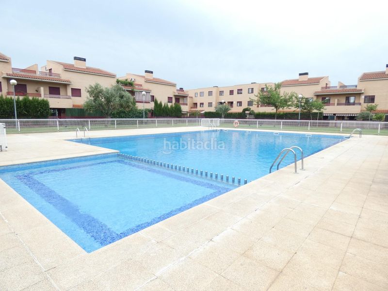 Foto 5520d683-9893-4378-a838-e4637d52fca9. Casa adossada amb calefacció aparcament piscina a Utebo