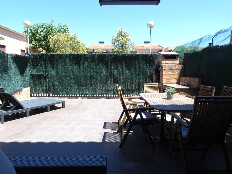 Foto ee85f0ff-2d61-4e96-88fa-3a48a7149118. Casa adossada amb calefacció aparcament piscina a Utebo