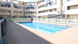 Rent Flat in Utebo. Vivienda amueblada y con piscina en calle venezuela gran manzana