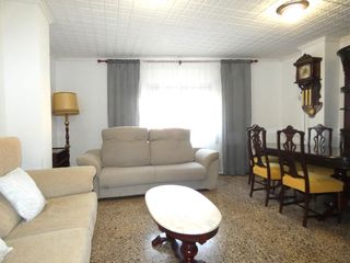 Casa in Casetas-Villarrapa. Vivienda unifamiliar muy céntrica en casetas  zaragoza. referenc