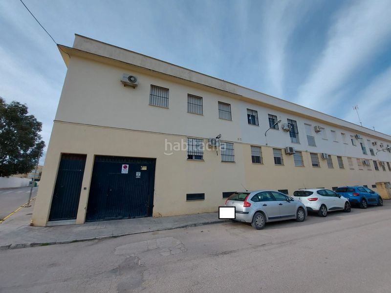 Foto aa3a4a25-4174-49cc-b8ef-d2b460e96fd7. Aparcament cotxe a calle la horuca 2 a Marchena