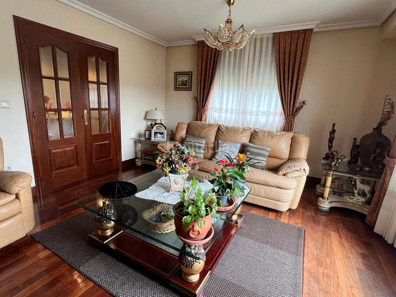 Foto b08c3d23-57d1-4398-9ac3-f5949d586836. Reihenhaus mit heizung parking in Andoain