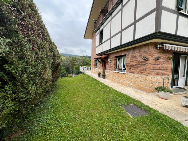 Foto b2b7f6d0-c041-4796-bc64-299a697d337b. Reihenhaus mit heizung parking in Andoain