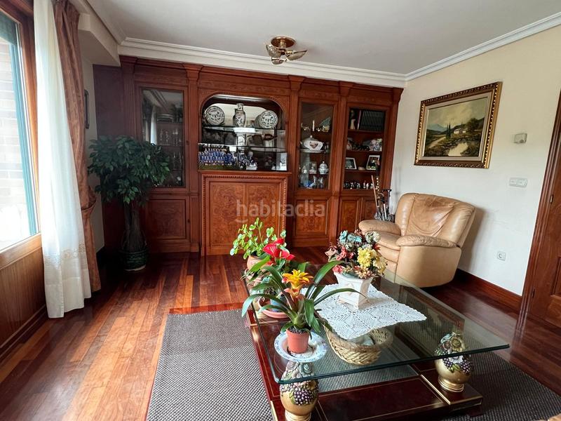 Foto cf39cca7-778d-4c22-8e29-1e92f28b1be6. Reihenhaus mit heizung parking in Andoain