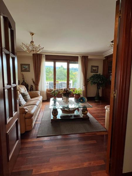 Foto cff70afe-fa07-4b37-be6b-64a625624ce2. Reihenhaus mit heizung parking in Andoain