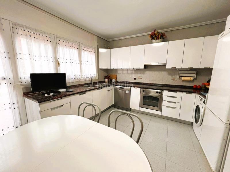 Foto 0f6f5383-12da-407a-9a05-6d6dad94a724. Maison avec cheminée chauffage parking dans Andoain