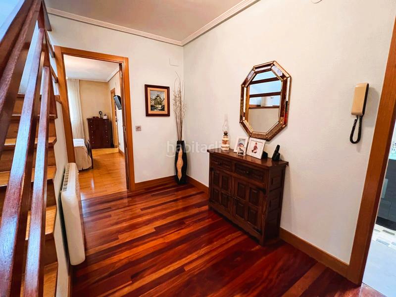 Foto c9c9b557-08fe-416a-b863-7a7ceff2672c. Maison avec cheminée chauffage parking dans Andoain