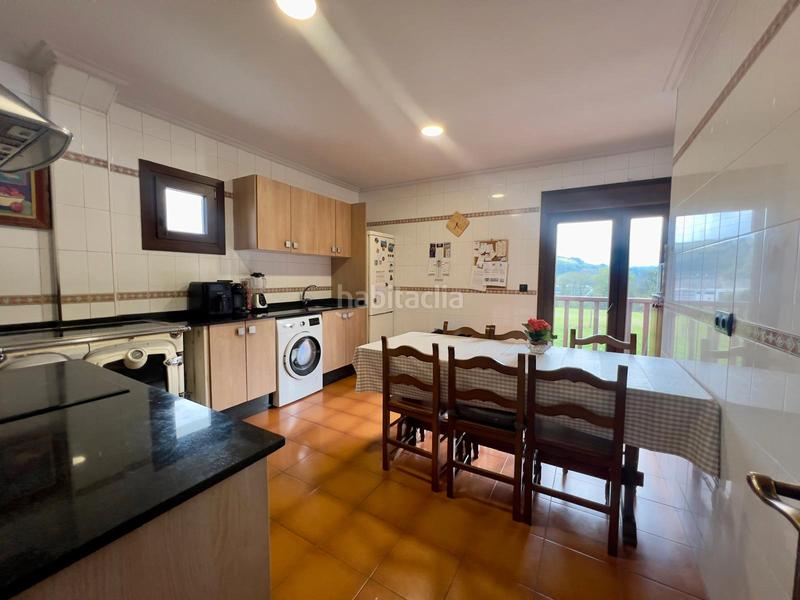 Foto 887bd3cf-6630-49bb-8bff-69044d622e14. Haus mit heizung parking in Oiartzun