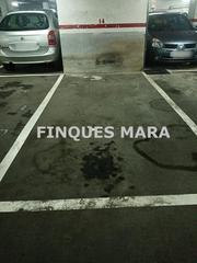 Parking voiture à Marianao. Fantastica plaza de aparcamiento!!!