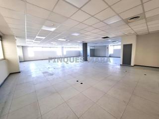 Rent Business premise in Vinyets-Molí Vell. Oficinas en alquiler! zona industrial!