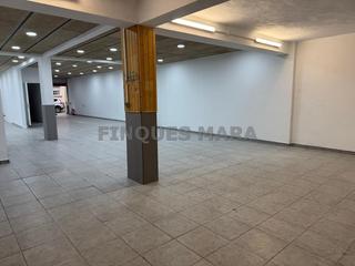 Rent Business premise in Vinyets-Molí Vell. Local comercial en estupenda zona de paso!