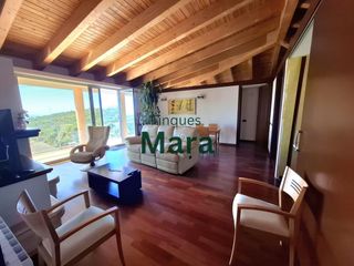 Casa  Calle de les medes. Exclusiva casa a cuatro vientos de obra seminueva!!!