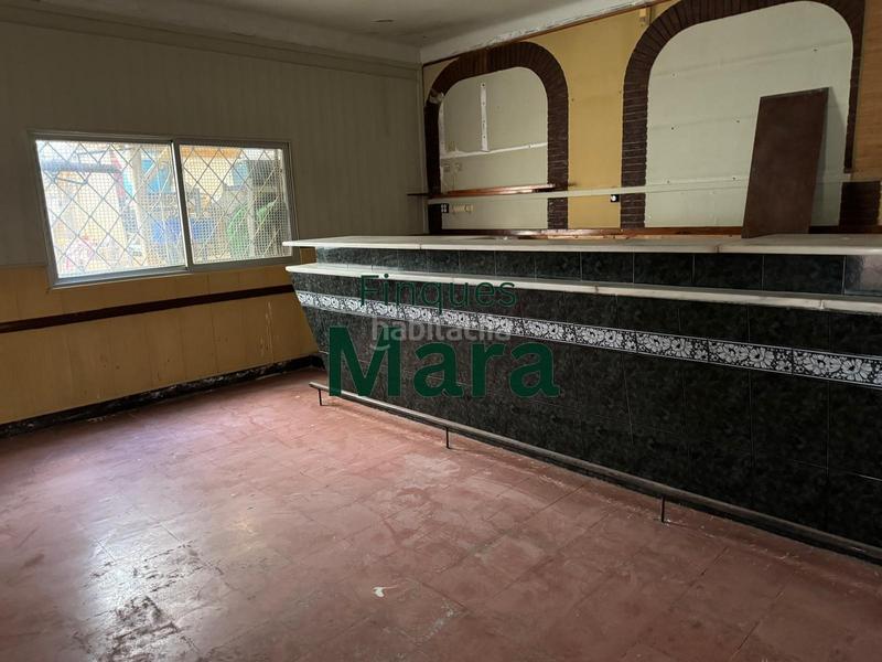 Foto d587b70c-2f90-40b6-b1da-bd1f59d498cc. Local comercial oportunidad, muy buen precio!!! zona vinyets!!! en Sant Boi de Llobregat