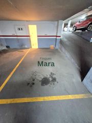 Aparcament cotxe a Carrer Pau Claris