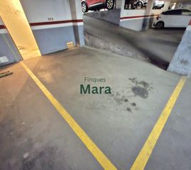 Aparcament cotxe a Carrer Pau Claris
